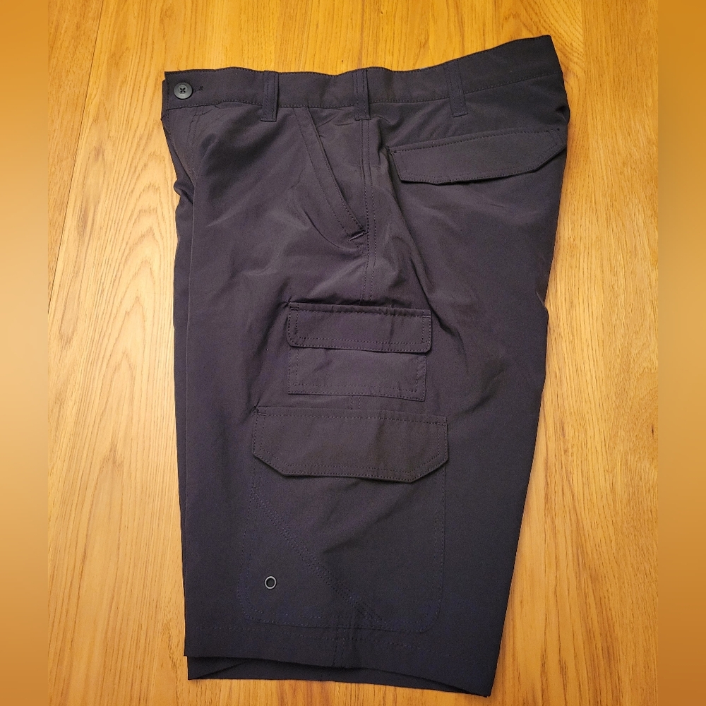 Men's Iron Co. Black Cargo Golf Shorts - Picture 2 of 6